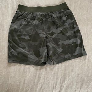 Men’s Lululemon T.H.E. 7” short linerless L